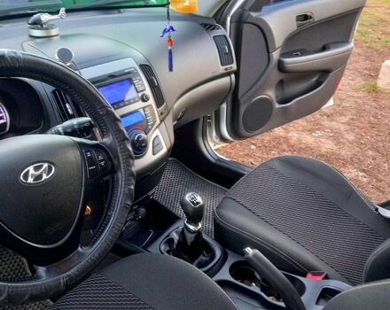 Сірий Хендай i30, об'ємом двигуна 1.6 л та пробігом 235 тис. км за 6700 $, фото 3 на Automoto.ua