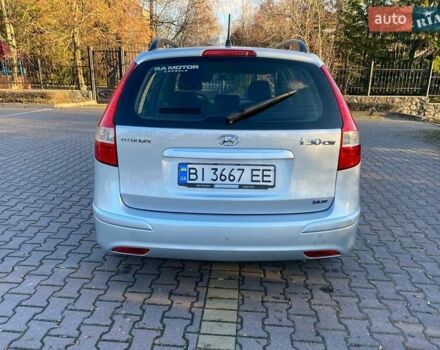 Серый Хендай i30, объемом двигателя 1.58 л и пробегом 279 тыс. км за 5600 $, фото 3 на Automoto.ua