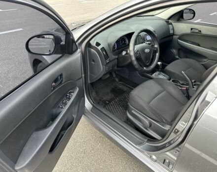 Сірий Хендай i30, об'ємом двигуна 1.6 л та пробігом 157 тис. км за 6000 $, фото 10 на Automoto.ua