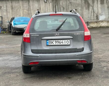 Серый Хендай i30, объемом двигателя 1.6 л и пробегом 290 тыс. км за 2750 $, фото 4 на Automoto.ua