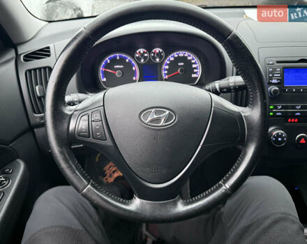 Серый Хендай i30, объемом двигателя 1.58 л и пробегом 286 тыс. км за 4900 $, фото 20 на Automoto.ua