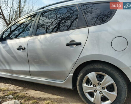Серый Хендай i30, объемом двигателя 1.6 л и пробегом 233 тыс. км за 7300 $, фото 5 на Automoto.ua