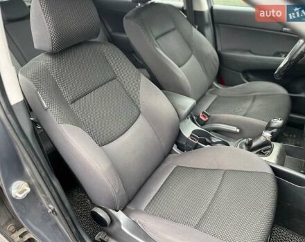 Серый Хендай i30, объемом двигателя 1.6 л и пробегом 290 тыс. км за 2750 $, фото 6 на Automoto.ua