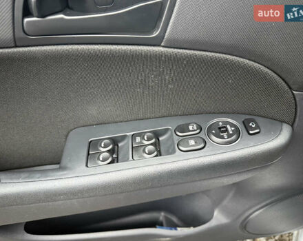 Серый Хендай i30, объемом двигателя 1.58 л и пробегом 286 тыс. км за 4900 $, фото 25 на Automoto.ua