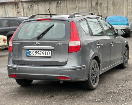 Серый Хендай i30, объемом двигателя 1.6 л и пробегом 290 тыс. км за 2750 $, фото 5 на Automoto.ua