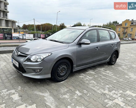 Серый Хендай i30, объемом двигателя 1.58 л и пробегом 213 тыс. км за 7000 $, фото 1 на Automoto.ua
