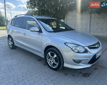 Серый Хендай i30, объемом двигателя 1.58 л и пробегом 263 тыс. км за 6800 $, фото 8 на Automoto.ua