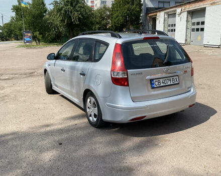 Сірий Хендай i30, об'ємом двигуна 1.6 л та пробігом 254 тис. км за 6500 $, фото 2 на Automoto.ua