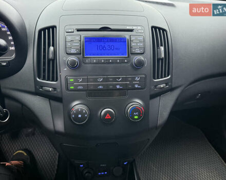 Серый Хендай i30, объемом двигателя 1.58 л и пробегом 286 тыс. км за 4900 $, фото 21 на Automoto.ua