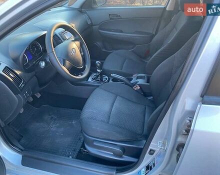 Серый Хендай i30, объемом двигателя 1.58 л и пробегом 279 тыс. км за 5600 $, фото 6 на Automoto.ua