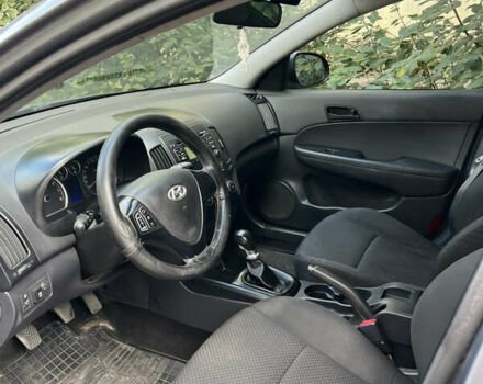 Сірий Хендай i30, об'ємом двигуна 1.59 л та пробігом 269 тис. км за 6000 $, фото 2 на Automoto.ua