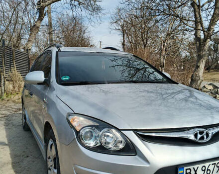 Серый Хендай i30, объемом двигателя 1.6 л и пробегом 233 тыс. км за 7300 $, фото 1 на Automoto.ua