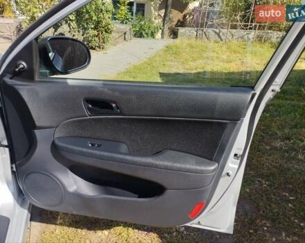 Серый Хендай i30, объемом двигателя 1.4 л и пробегом 188 тыс. км за 6000 $, фото 1 на Automoto.ua