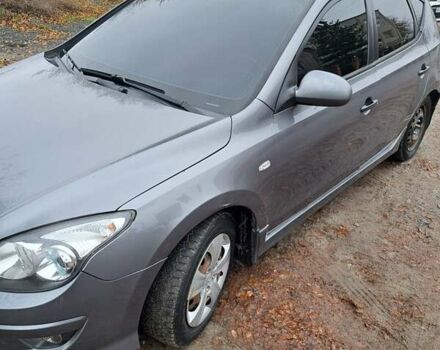 Серый Хендай i30, объемом двигателя 1.58 л и пробегом 152 тыс. км за 5400 $, фото 7 на Automoto.ua