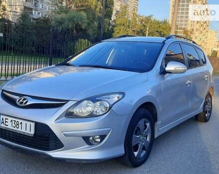 Серый Хендай i30, объемом двигателя 1.4 л и пробегом 213 тыс. км за 6500 $, фото 1 на Automoto.ua