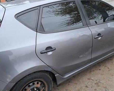 Серый Хендай i30, объемом двигателя 1.58 л и пробегом 152 тыс. км за 5400 $, фото 16 на Automoto.ua