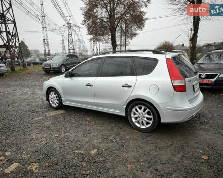 Серый Хендай i30, объемом двигателя 1.58 л и пробегом 286 тыс. км за 4900 $, фото 5 на Automoto.ua