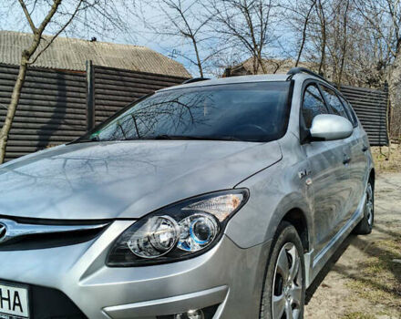 Серый Хендай i30, объемом двигателя 1.6 л и пробегом 233 тыс. км за 7300 $, фото 3 на Automoto.ua