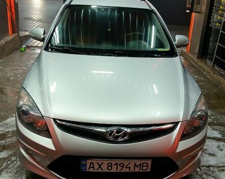 Серый Хендай i30, объемом двигателя 1.4 л и пробегом 218 тыс. км за 7000 $, фото 1 на Automoto.ua
