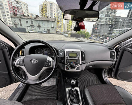Серый Хендай i30, объемом двигателя 1.58 л и пробегом 213 тыс. км за 7000 $, фото 9 на Automoto.ua