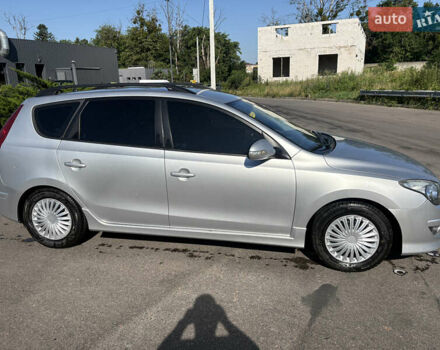 Серый Хендай i30, объемом двигателя 1.4 л и пробегом 336 тыс. км за 4999 $, фото 12 на Automoto.ua