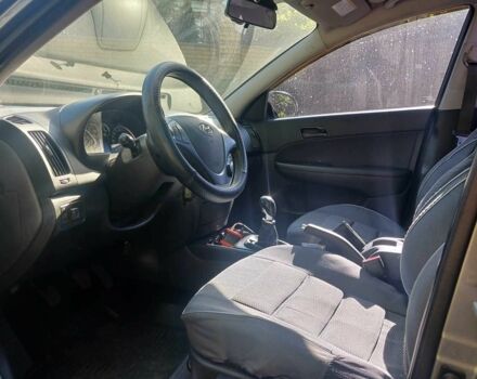 Сірий Хендай i30, об'ємом двигуна 1.6 л та пробігом 283 тис. км за 5890 $, фото 10 на Automoto.ua