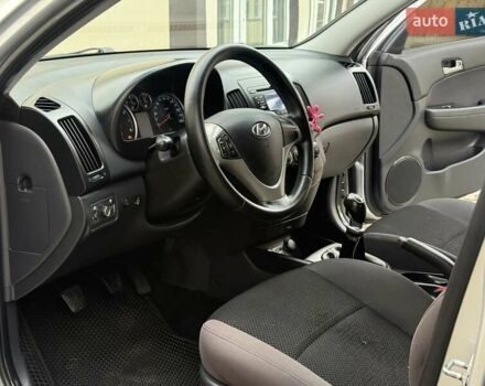 Хендай i30 2012 в Дрогобыче на Automoto.ua Серый Хендай i30, объемом двигателя 1.4 л и пробегом 230 тыс. км за 5650 $, фото 78 на Automoto.ua