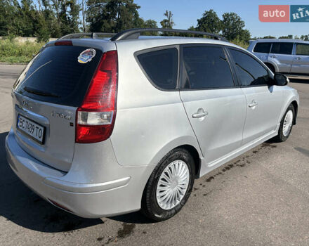 Серый Хендай i30, объемом двигателя 1.4 л и пробегом 336 тыс. км за 4999 $, фото 10 на Automoto.ua