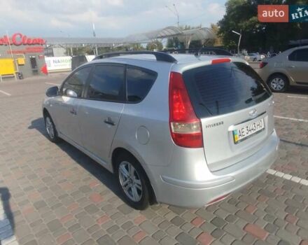 Серый Хендай i30, объемом двигателя 1.58 л и пробегом 160 тыс. км за 8300 $, фото 4 на Automoto.ua