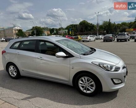 Серый Хендай i30, объемом двигателя 1.6 л и пробегом 149 тыс. км за 8500 $, фото 4 на Automoto.ua