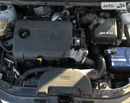 Серый Хендай i30, объемом двигателя 1.6 л и пробегом 170 тыс. км за 7600 $, фото 10 на Automoto.ua