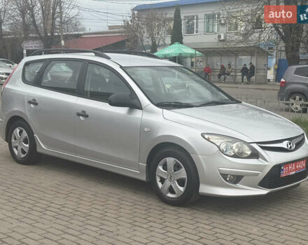 Серый Хендай i30, объемом двигателя 1.4 л и пробегом 220 тыс. км за 6450 $, фото 11 на Automoto.ua