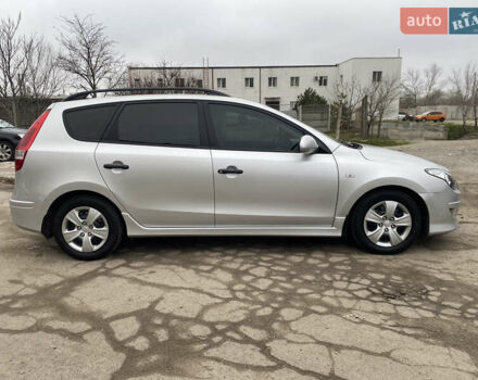 Сірий Хендай i30, об'ємом двигуна 1.6 л та пробігом 87 тис. км за 8200 $, фото 23 на Automoto.ua