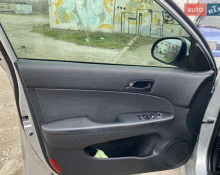 Сірий Хендай i30, об'ємом двигуна 1.6 л та пробігом 87 тис. км за 8200 $, фото 29 на Automoto.ua