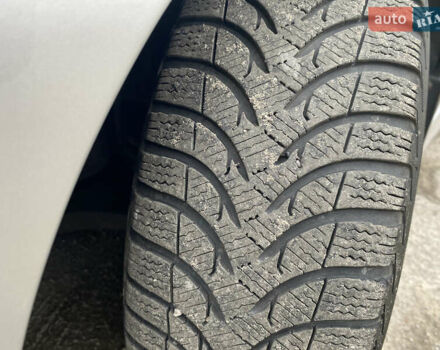 Сірий Хендай i30, об'ємом двигуна 1.6 л та пробігом 87 тис. км за 8200 $, фото 4 на Automoto.ua