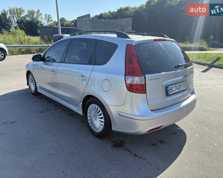 Серый Хендай i30, объемом двигателя 1.4 л и пробегом 336 тыс. км за 4999 $, фото 6 на Automoto.ua