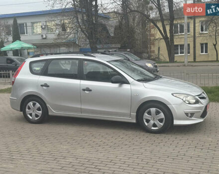 Серый Хендай i30, объемом двигателя 1.4 л и пробегом 220 тыс. км за 6450 $, фото 10 на Automoto.ua