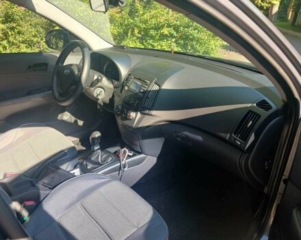 Сірий Хендай i30, об'ємом двигуна 1.6 л та пробігом 283 тис. км за 5890 $, фото 19 на Automoto.ua