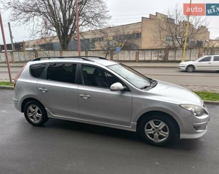 Сірий Хендай i30, об'ємом двигуна 1.58 л та пробігом 200 тис. км за 7150 $, фото 5 на Automoto.ua