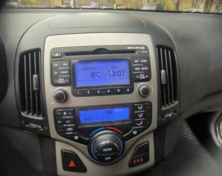 Сірий Хендай i30, об'ємом двигуна 1.58 л та пробігом 200 тис. км за 7150 $, фото 3 на Automoto.ua