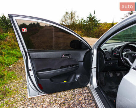 Серый Хендай i30, объемом двигателя 1.4 л и пробегом 227 тыс. км за 5400 $, фото 60 на Automoto.ua