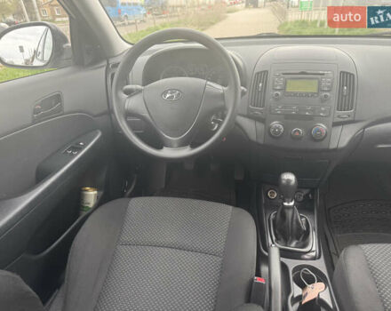Серый Хендай i30, объемом двигателя 1.4 л и пробегом 220 тыс. км за 6450 $, фото 30 на Automoto.ua