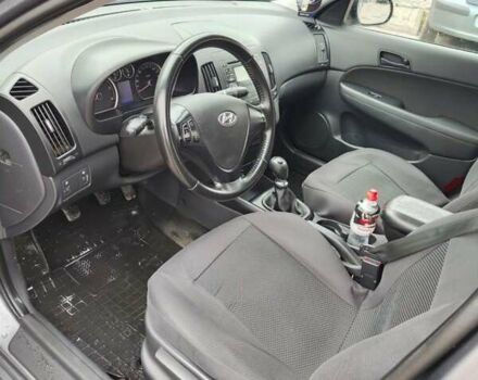 Сірий Хендай i30, об'ємом двигуна 1.58 л та пробігом 320 тис. км за 5800 $, фото 9 на Automoto.ua