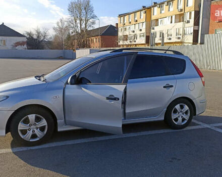 Серый Хендай i30, объемом двигателя 1.6 л и пробегом 275 тыс. км за 7000 $, фото 2 на Automoto.ua