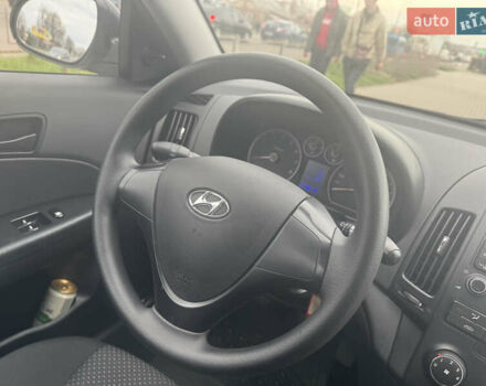 Серый Хендай i30, объемом двигателя 1.4 л и пробегом 220 тыс. км за 6450 $, фото 39 на Automoto.ua