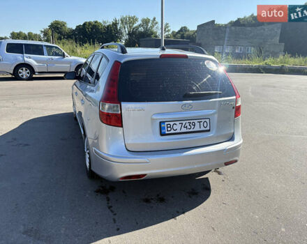 Серый Хендай i30, объемом двигателя 1.4 л и пробегом 336 тыс. км за 4999 $, фото 7 на Automoto.ua