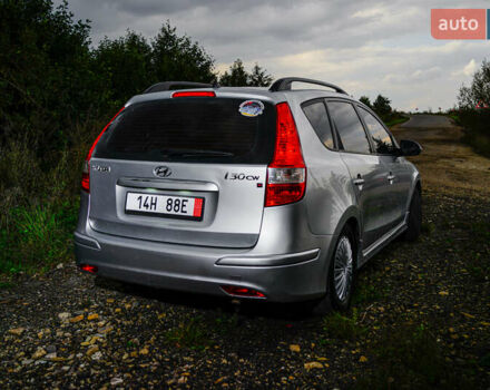 Серый Хендай i30, объемом двигателя 1.4 л и пробегом 227 тыс. км за 5400 $, фото 3 на Automoto.ua