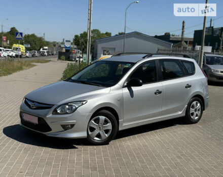 Сірий Хендай i30, об'ємом двигуна 1.4 л та пробігом 220 тис. км за 6650 $, фото 3 на Automoto.ua