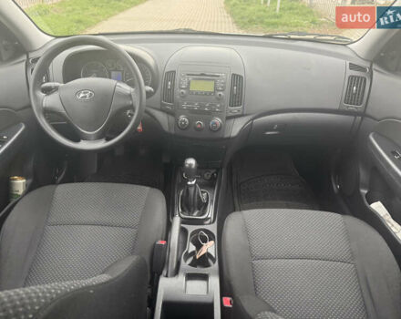 Серый Хендай i30, объемом двигателя 1.4 л и пробегом 220 тыс. км за 6450 $, фото 27 на Automoto.ua