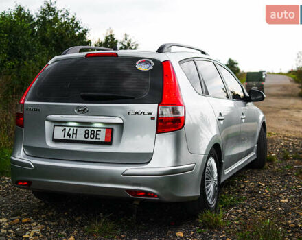 Серый Хендай i30, объемом двигателя 1.4 л и пробегом 227 тыс. км за 5400 $, фото 25 на Automoto.ua